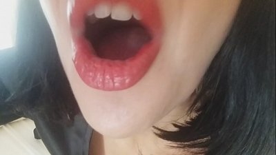 Dušo, tvoja maćeha te danas ne pušta u školu... Previše te trebam...